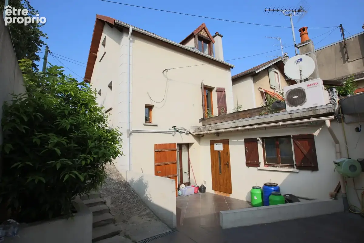 Maison 147 m² à Saint-Denis  - photo 1