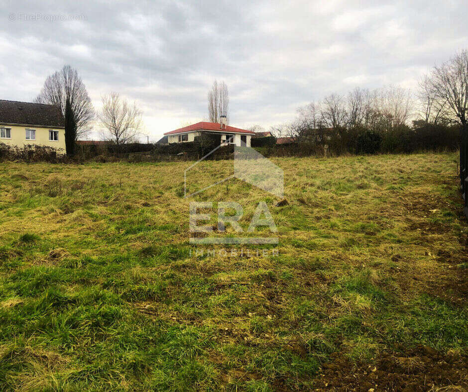 Terrain à AUXON-DESSUS