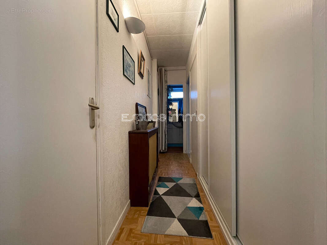 Appartement à MONT-SAINT-AIGNAN