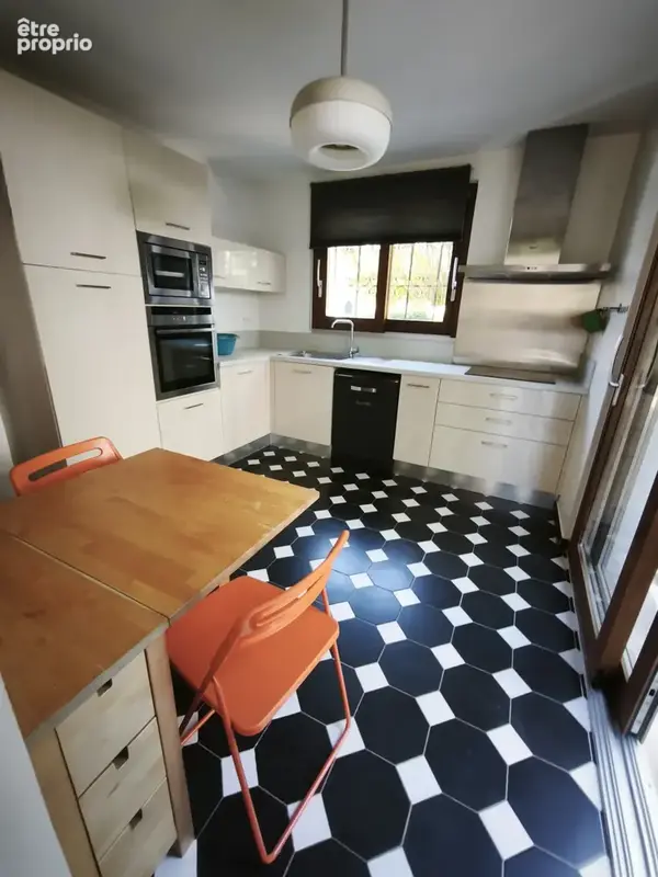 Quartier sous préfecture- Maison libre 3 faces- 150 m2hab - piscine- - photo 2
