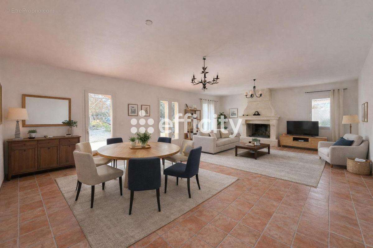 Maison à NANS-LES-PINS