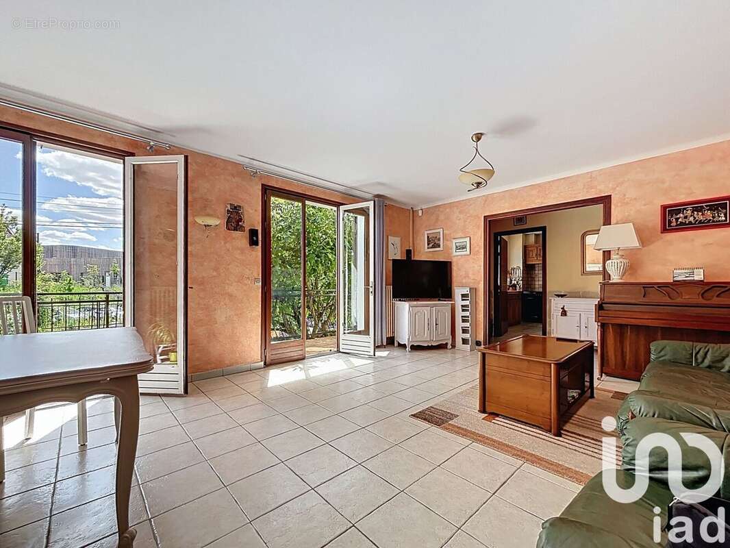 Photo 2 - Maison à OSNY