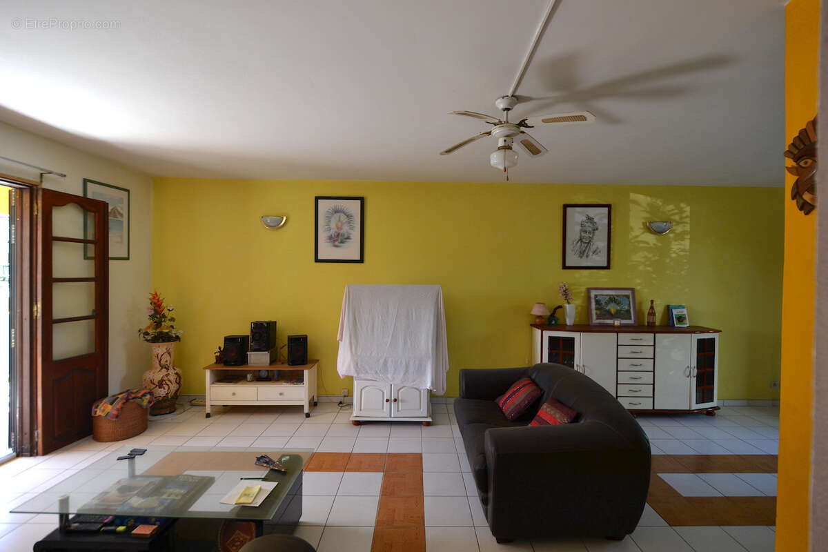 Maison à LES ABYMES