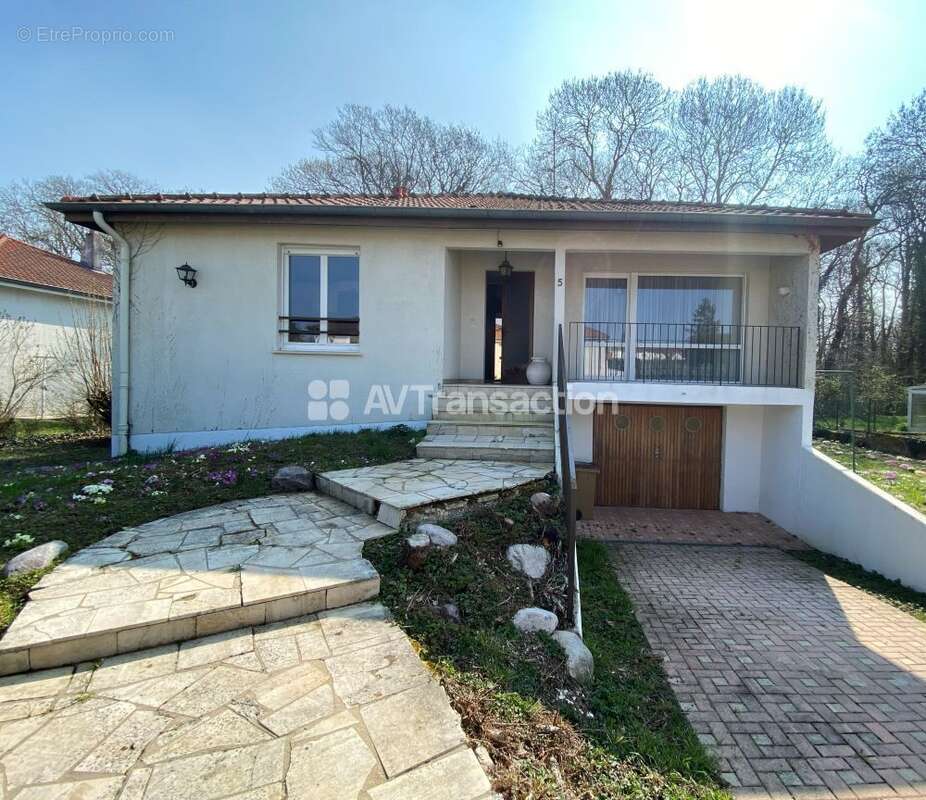Maison 144 m² à Retonfey  - photo 2