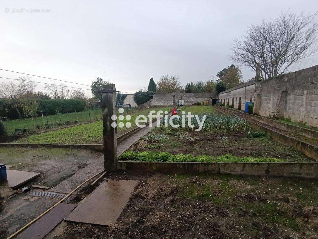Maison à EAUCOURT-SUR-SOMME