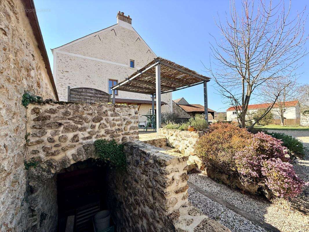 Maison à BOURAY-SUR-JUINE