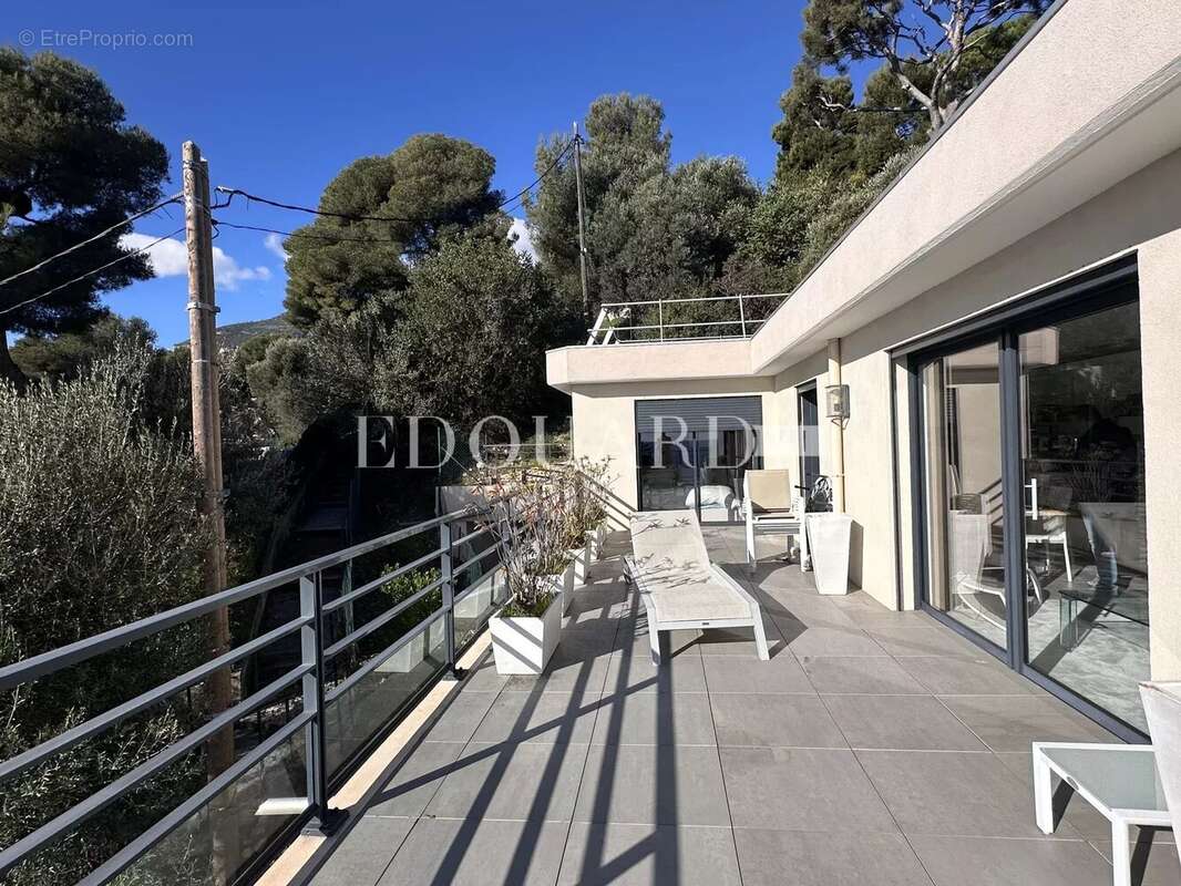 Appartement à ROQUEBRUNE-CAP-MARTIN