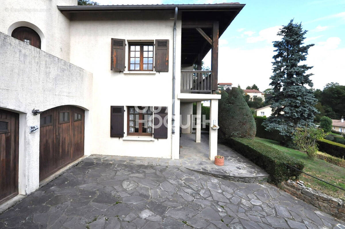 Maison à SAINT-SYMPHORIEN-SUR-COISE