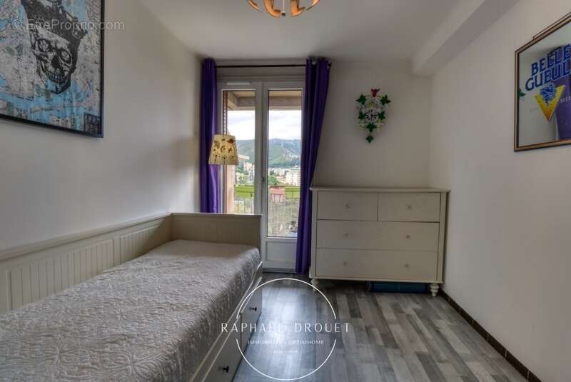 Appartement à MARSEILLE-11E