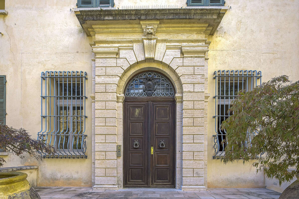 Appartement à ROQUEBRUNE-CAP-MARTIN