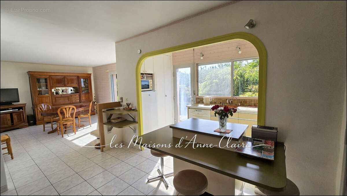 Maison  plain-pied 94 m2 / 4 chambres  / garage/ véranda/ jardin clos et paysager - photo 6