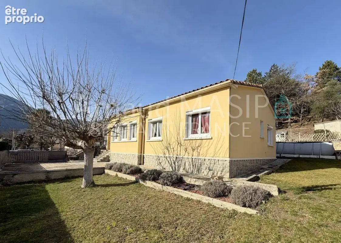 Pavillon de plain pied renove 95m² hab, jardin, terraces, garage, atelier, proche commodites - photo 16