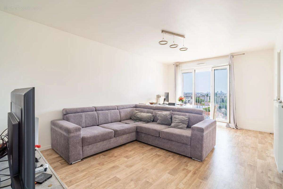 Appartement à LA COURNEUVE