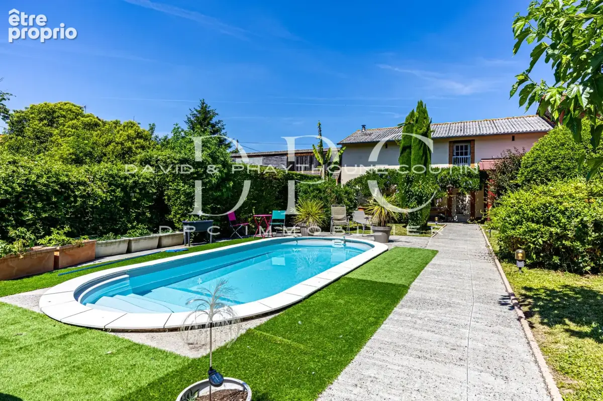 Maison de maitre t6/7 240 m2 5 chambres cave piscine garage dependances terrain 690m2 - photo 2