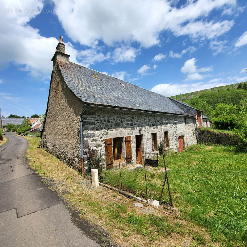 Maison à PRADIERS