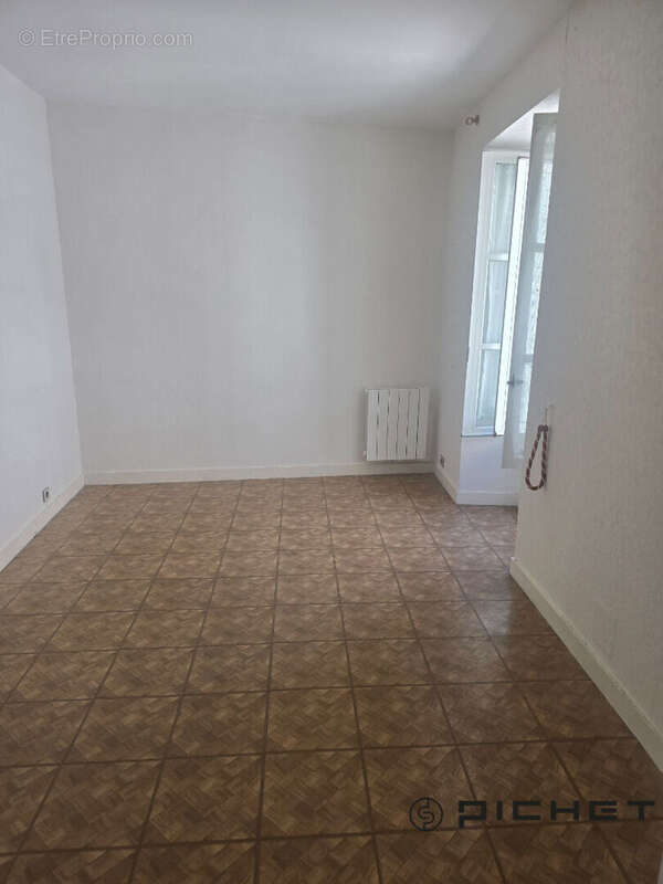 LA ROCHELLE  CENTRE VIEUX PORT Appartement  2 pièce(s) 31.56 m2; - photo 5