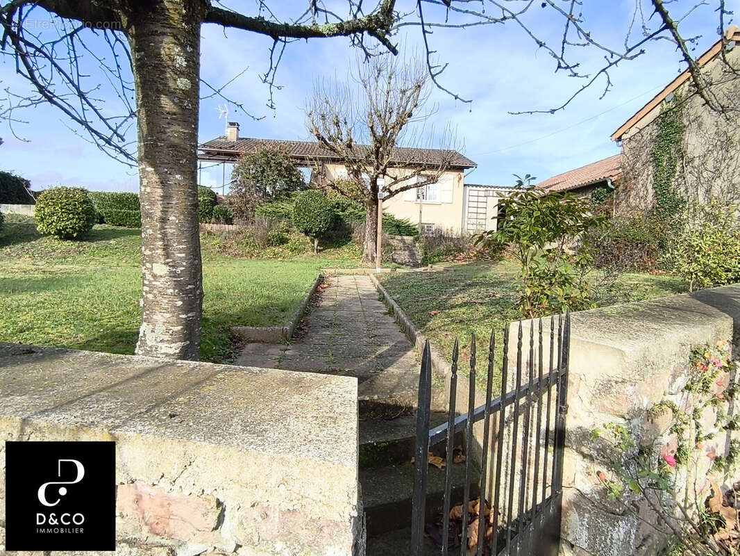 Maison à SAINT-AMOUR-BELLEVUE