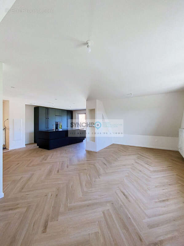 Immeuble de rapport rénové en 2026 avec 5 logements, parkings et extérieurs privatifs - photo 5