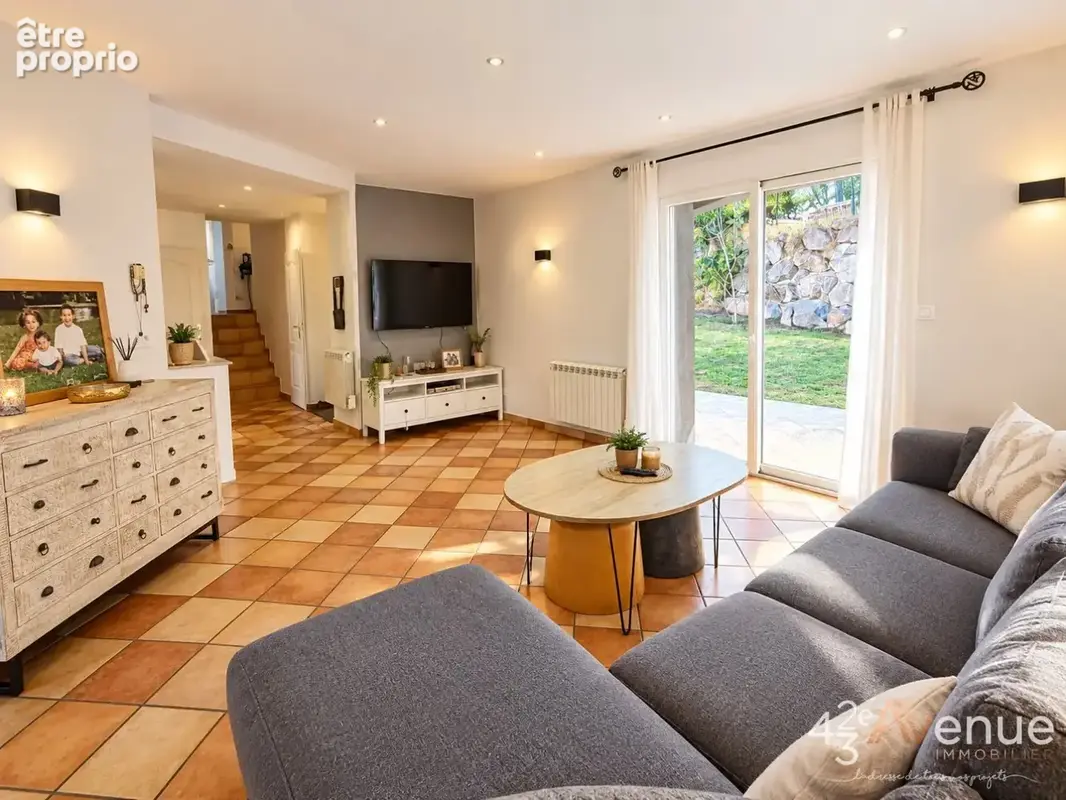 Maison 5 pièces 116 m² à vendre à Saint-Chamond (42400) - photo 5