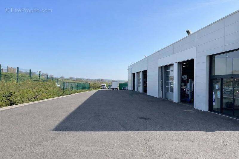 Commerce à SAINT-GERMAIN-LAVAL