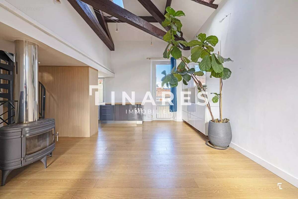 Appartement à MARSEILLE-9E