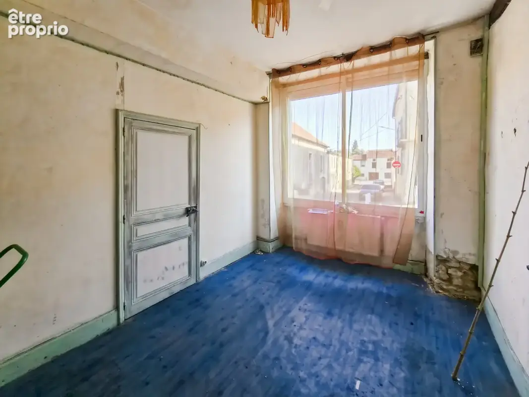 Maison de rue - Immeuble de 205m2 avec cave et jardin à Vic-Fezensac - photo 12