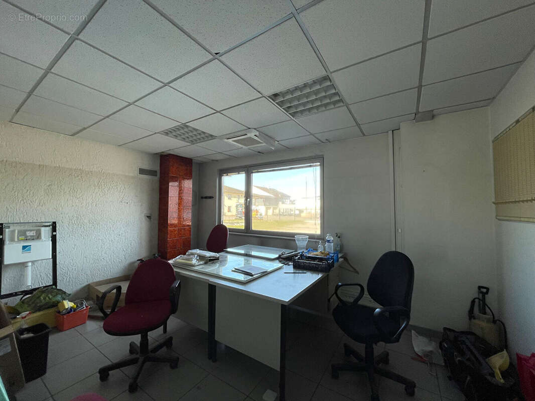 Cellule commerciale 400 m2 Betting 57800 - photo 6