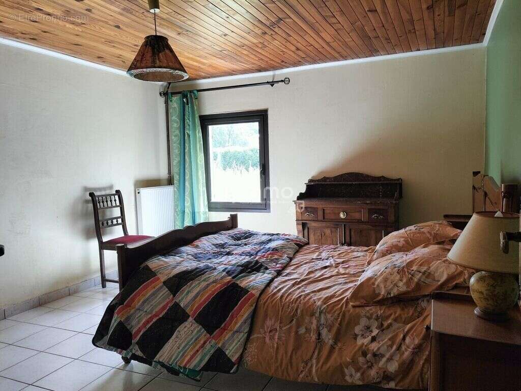 Maison de caractère plain-pied avec terrain arboré - photo 6