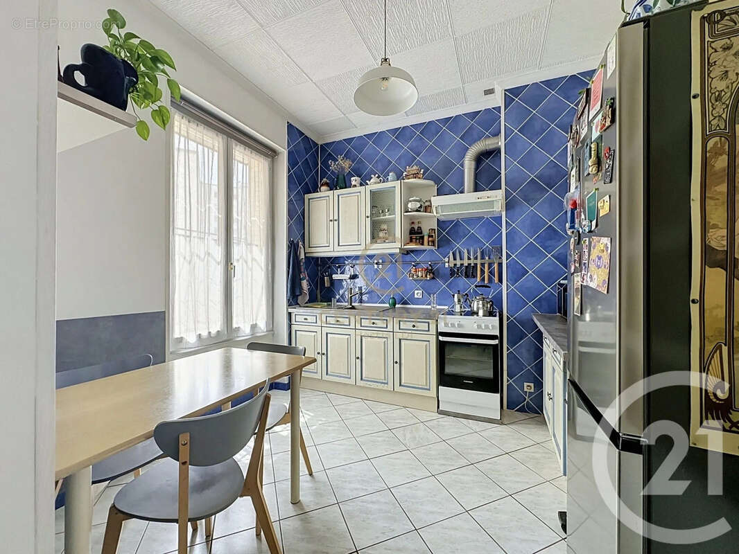 Appartement à LYON-8E