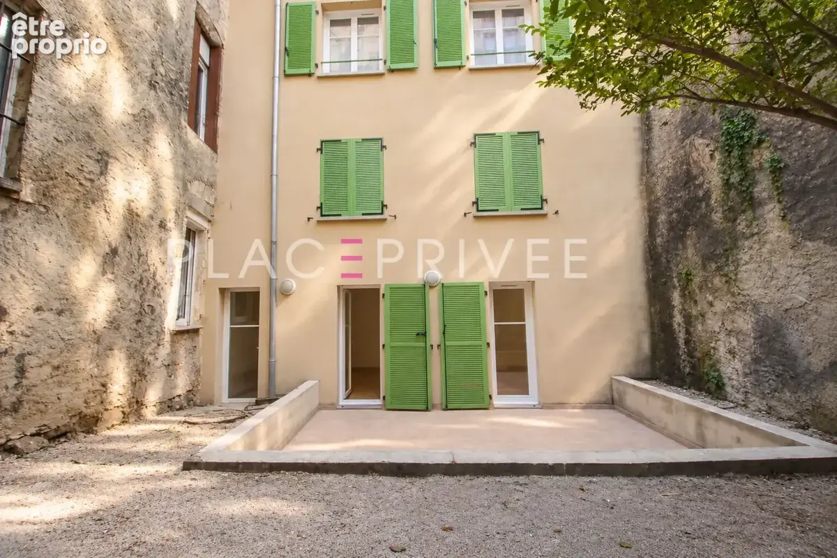 Appartement avec terrasse et jardinet - photo 2