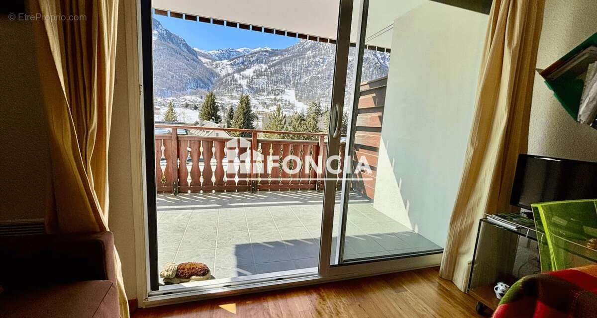 Appartement à LA SALLE-LES-ALPES