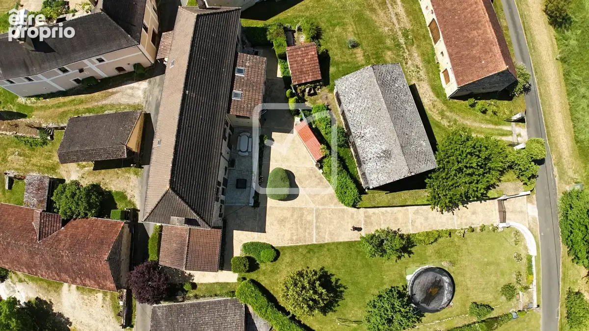 Grande maison familiale en pierre   Volumes, confort et potentiel à Gourdon - photo 19