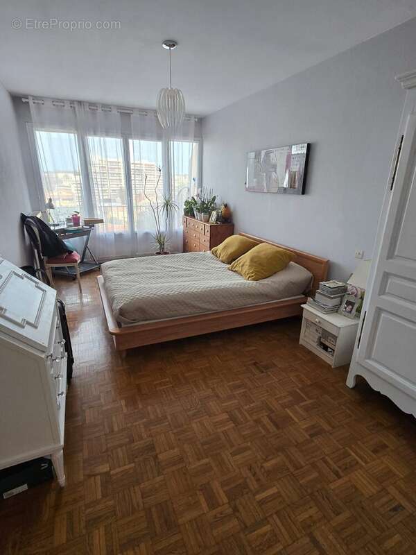 Appartement 103 m² à Bourg-Les-Valence  - photo 2