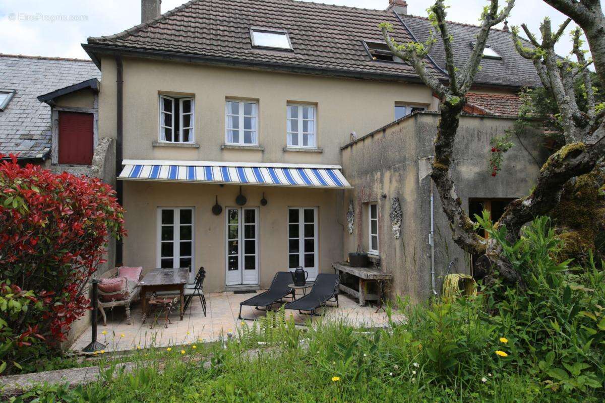 Maison à SAINT-DIDIER-SUR-ARROUX