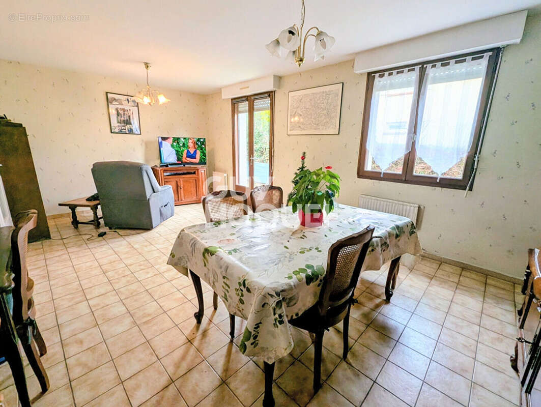 Maison Chateau Gontier Sur Mayenne 72.60 m2 - photo 2