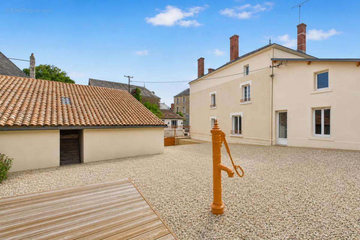 Maison à L'HERMENAULT