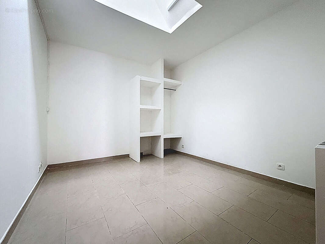 Commerce à VALLAURIS