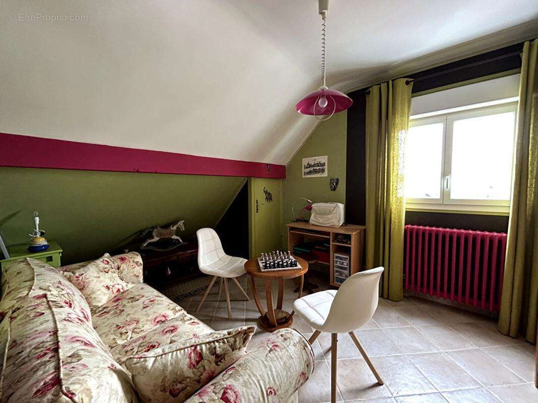 Varennes Vauzelles Belle Maison 7 pièce(s) 187m2 - photo 15