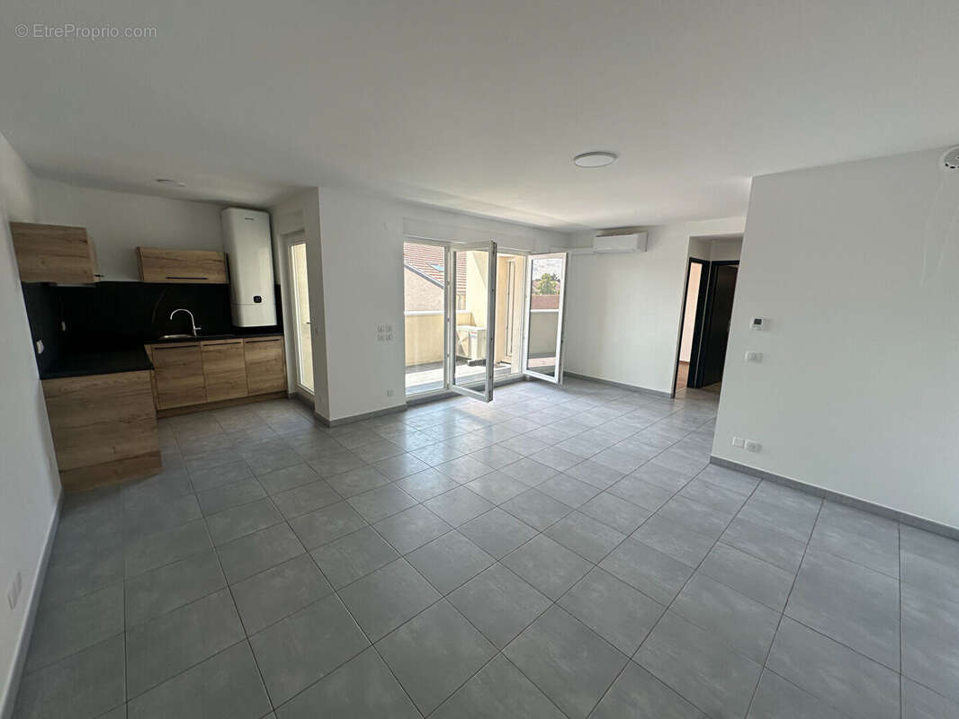 Appartement à COURCELLES-SUR-NIED