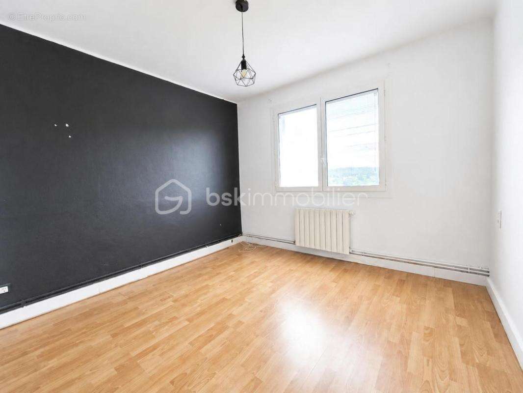 Appartement t4 avec balcon – 77,63 m² – ganges – proche toutes commodités - photo 7