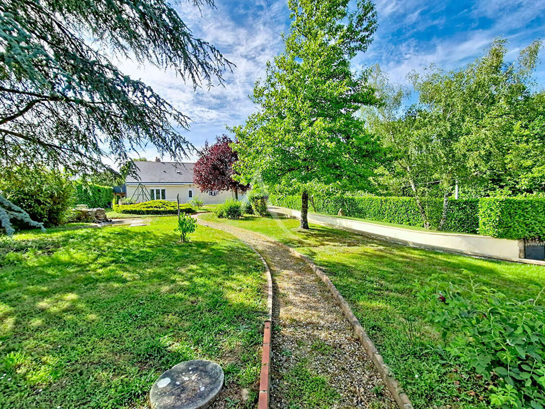 Maison à GREZ-NEUVILLE