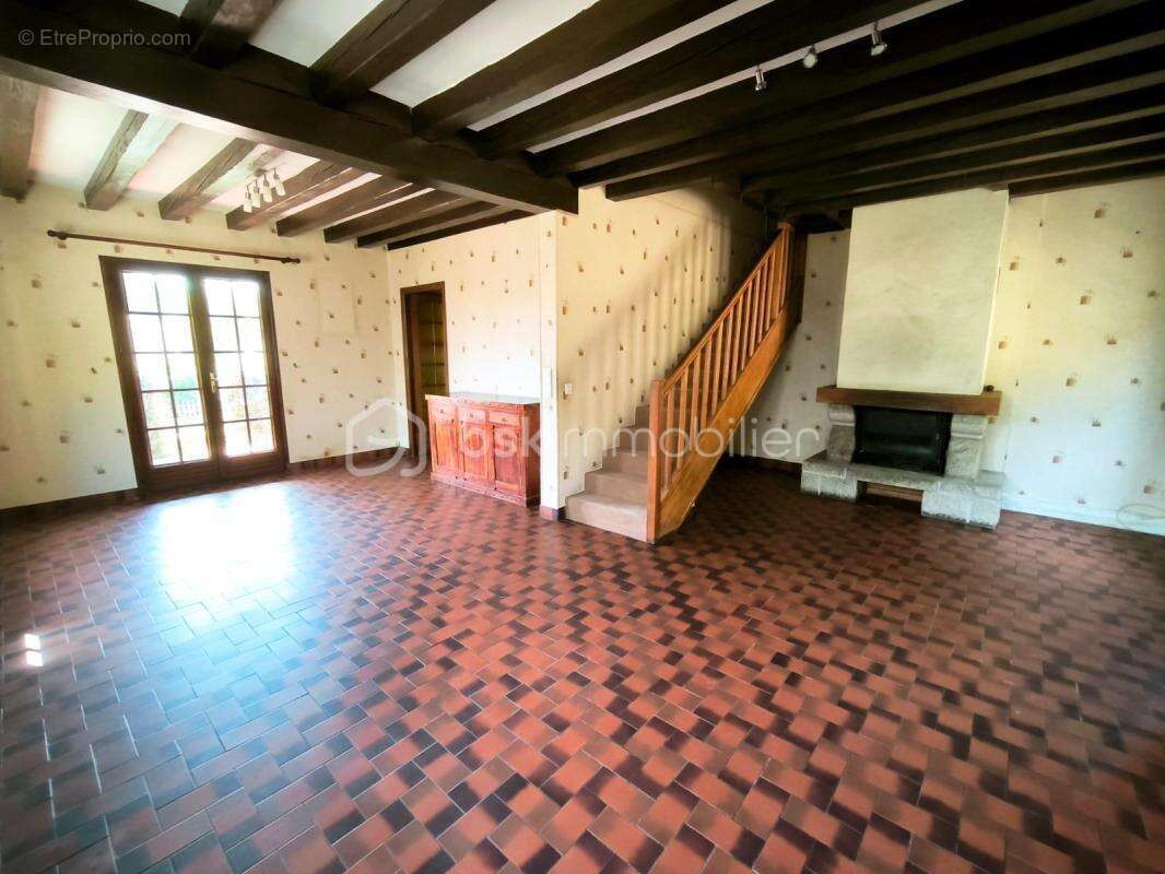 NOUVEAU PRIX – Maison familiale, volumes et terrain arboré au rendez-vous - photo 15