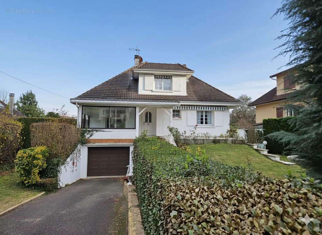 Maison à BOURGOIN-JALLIEU