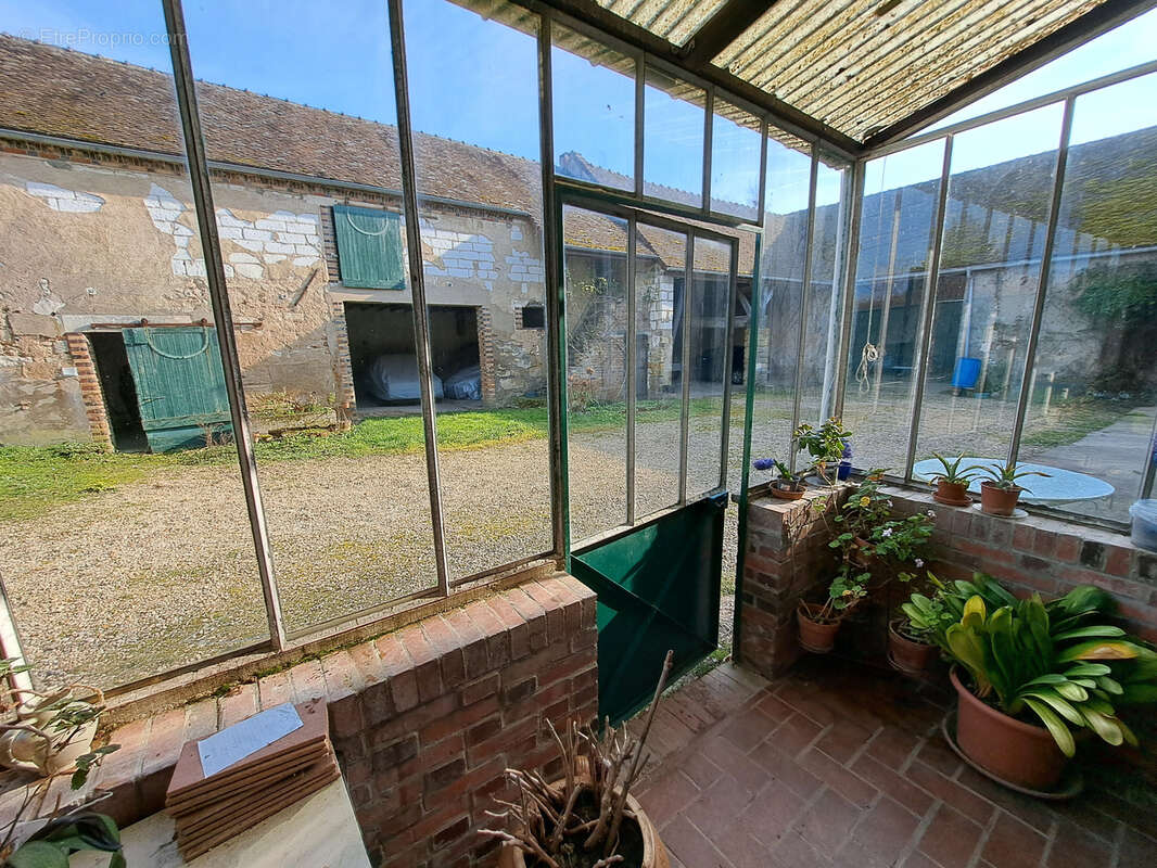 Maison à PONT-SUR-YONNE