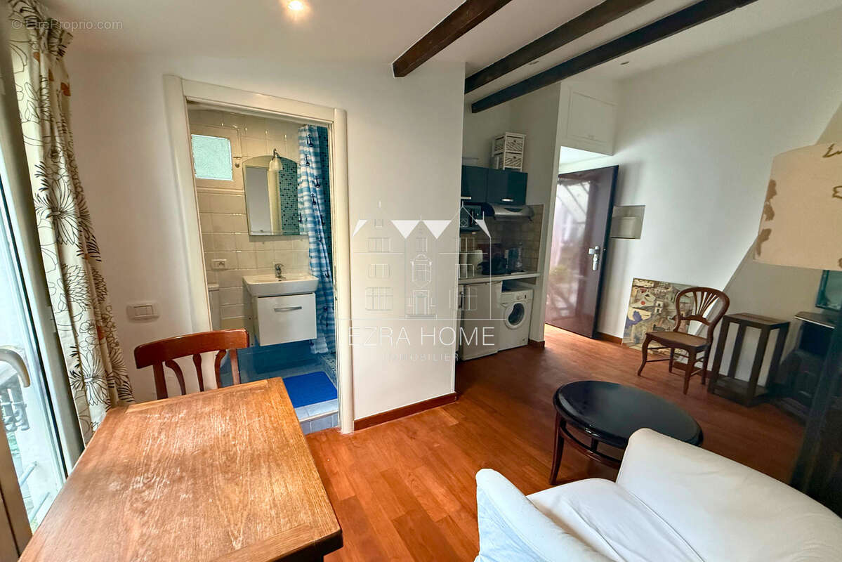 Appartement à PARIS-14E