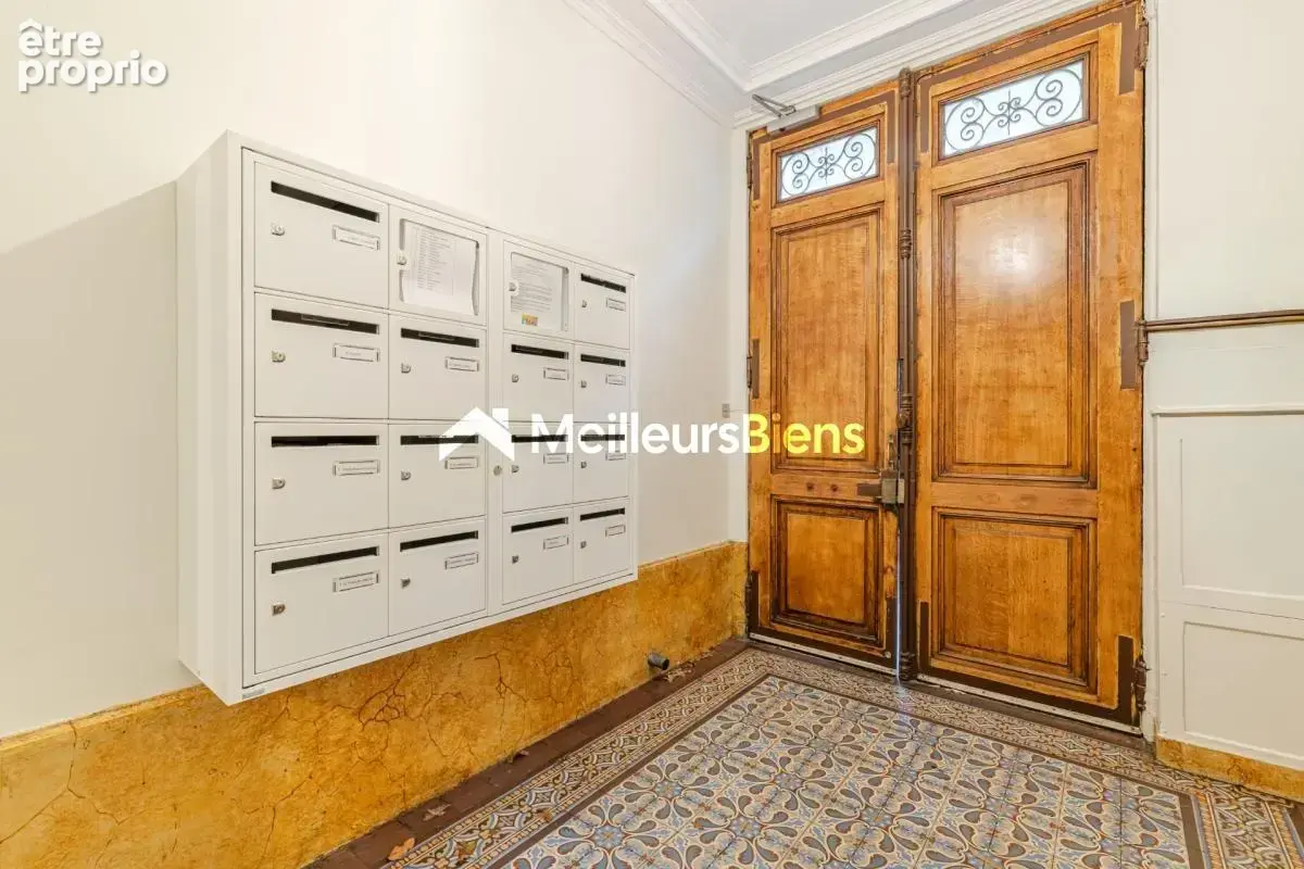 Paris 4è : Arsenal : Appartement haussmannien, 2 pièces de 54 m², parquet, moulures, cheminée et balcon - photo 17