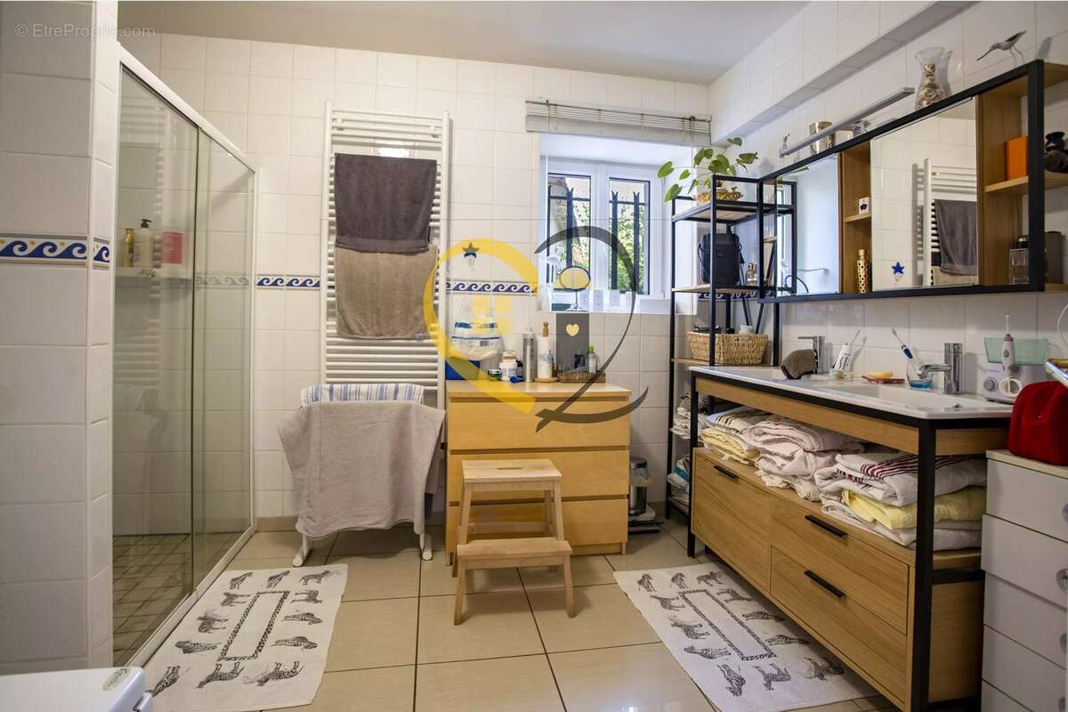 Maison à CREZANCY-EN-SANCERRE