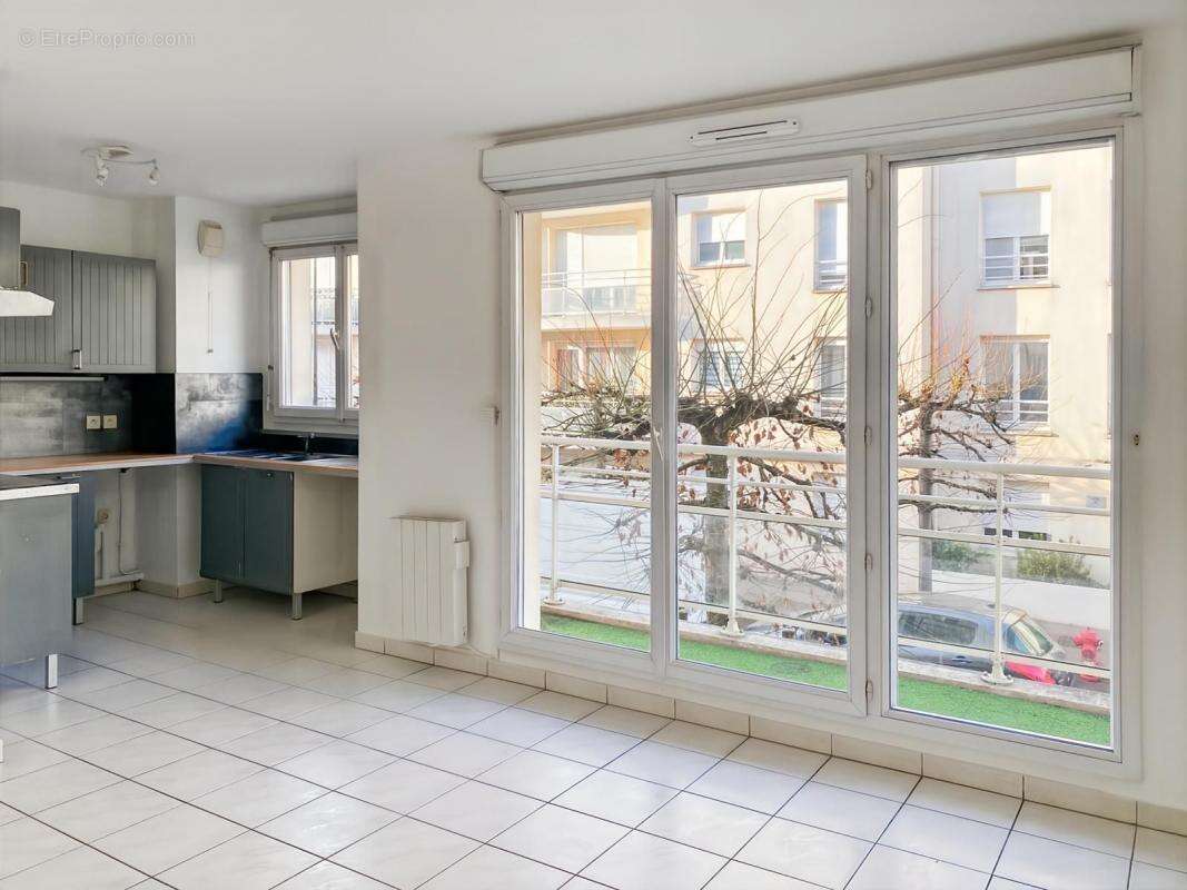 Appartement à CORBEIL-ESSONNES