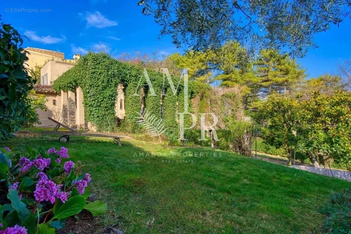 Maison à MOUANS-SARTOUX