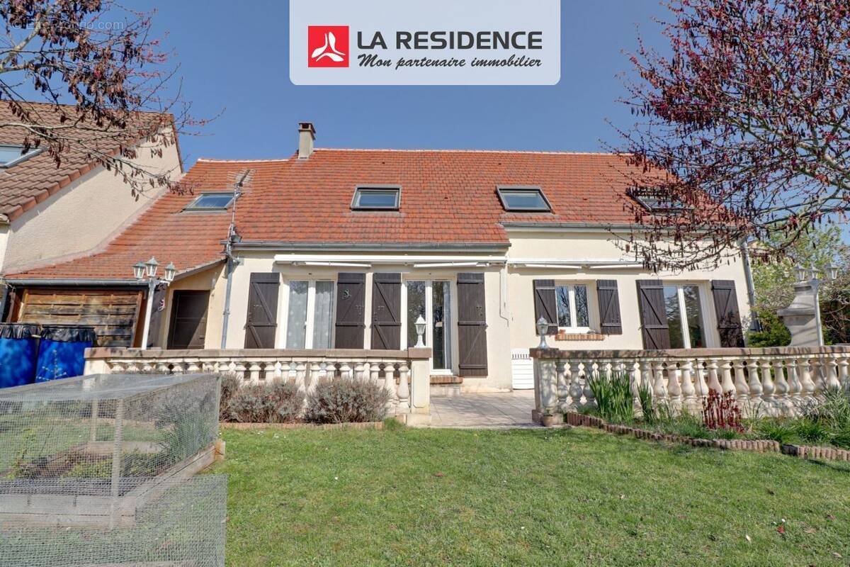 Maison à JOUY-LE-MOUTIER